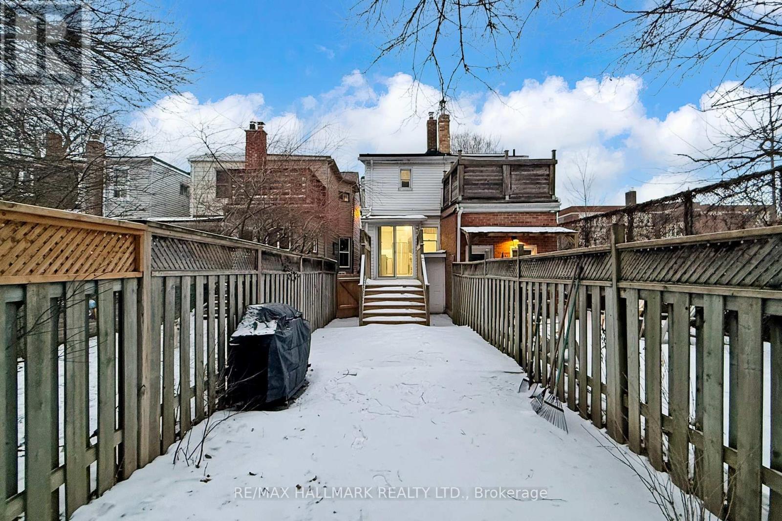 4 King Edward Avenue, Toronto, ON - Outdoor