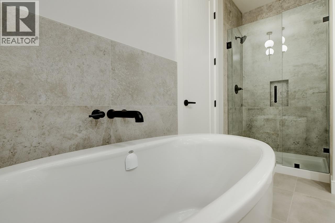 75 Predator Ridge Drive Unit# 205, Vernon, BC - Indoor Photo Showing Bathroom