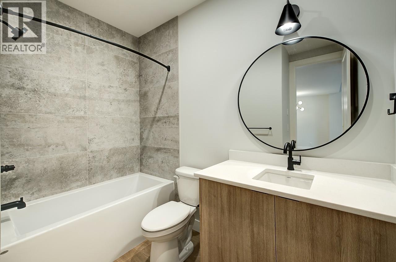 75 Predator Ridge Drive Unit# 205, Vernon, BC - Indoor Photo Showing Bathroom