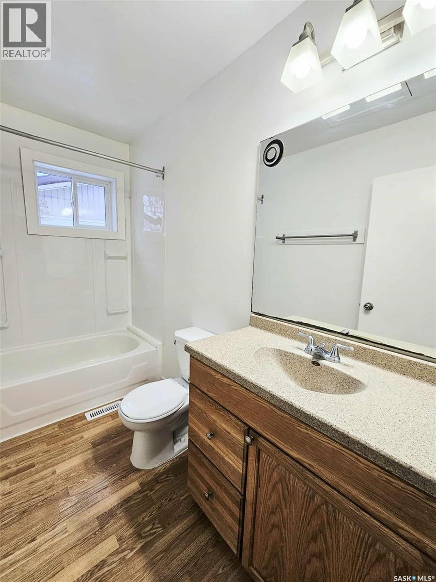 623 St Mary Street, Esterhazy, SK - Indoor Photo Showing Bathroom