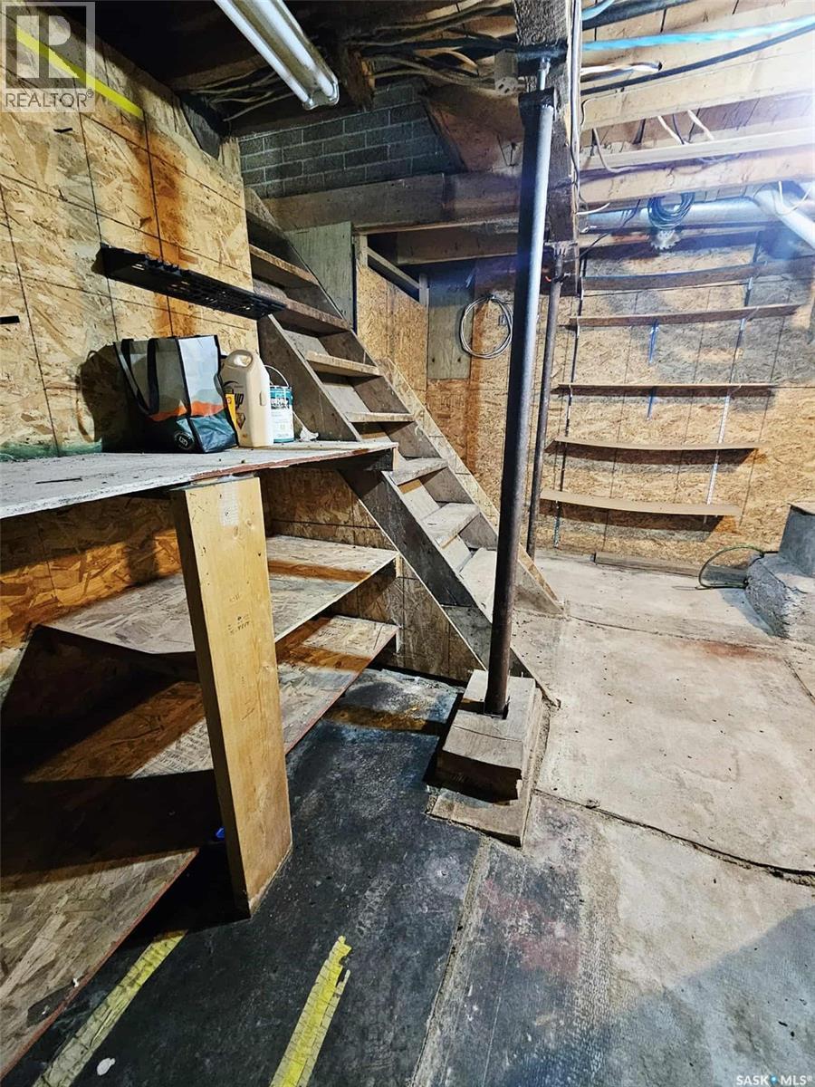 623 St Mary Street, Esterhazy, SK - Indoor