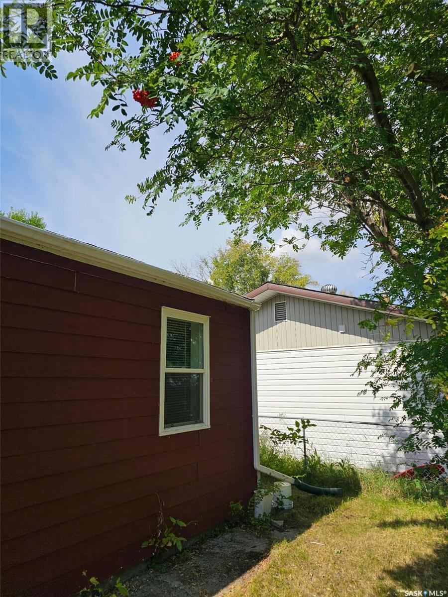 623 St Mary Street, Esterhazy, SK - Outdoor