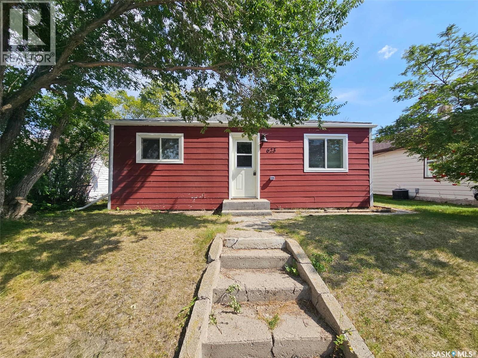 623 St Mary Street, Esterhazy, SK - Outdoor