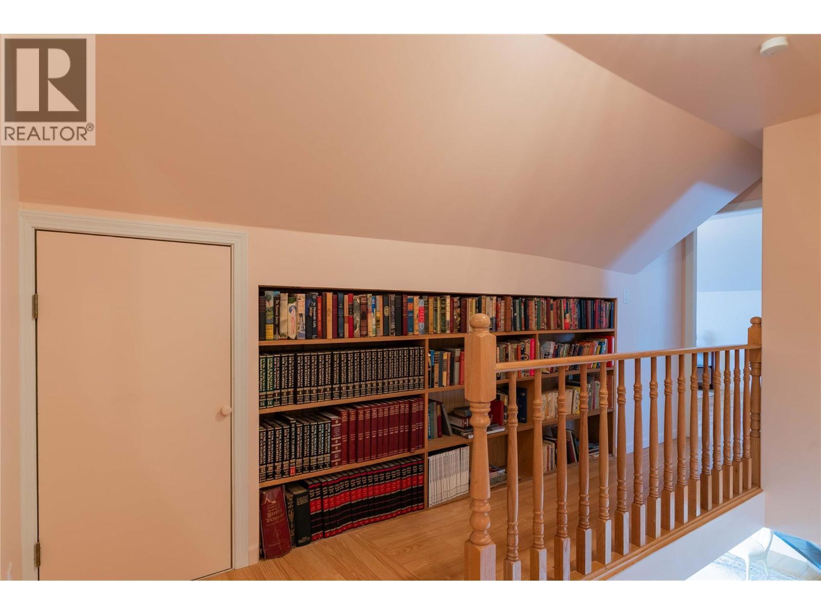 945 Thackeray Street, Warfield, BC - Indoor