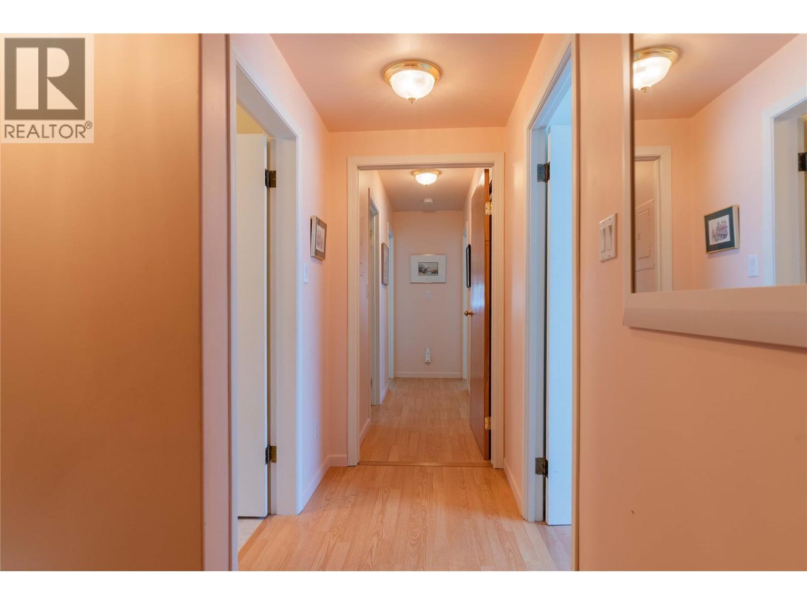 945 Thackeray Street, Warfield, BC - Indoor Photo Showing Other Room