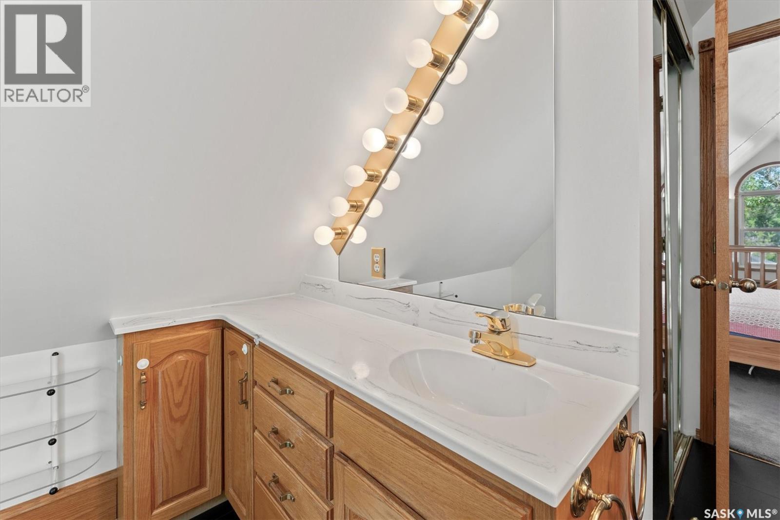 1018 Aird Street, Saskatoon, SK - Indoor Photo Showing Bathroom