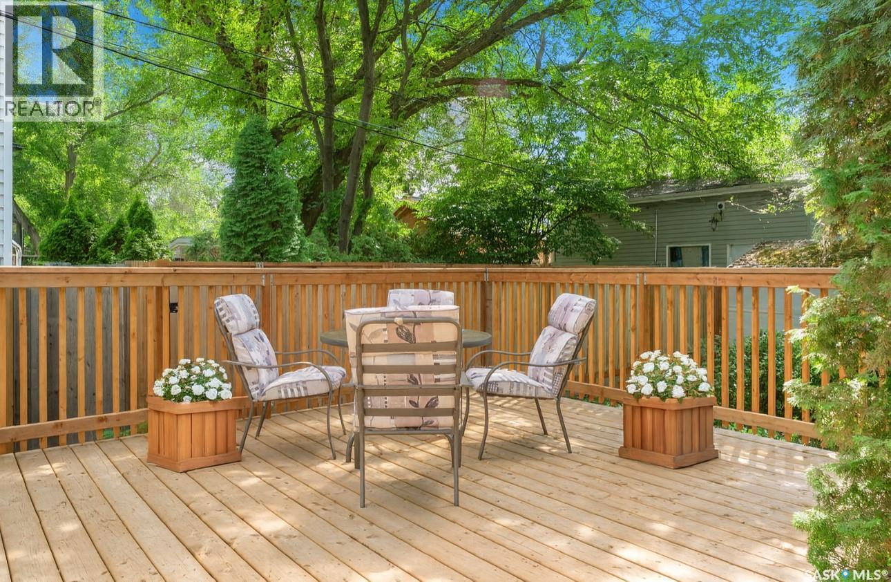 1018 Aird Street, Saskatoon, SK - Outdoor With Deck Patio Veranda