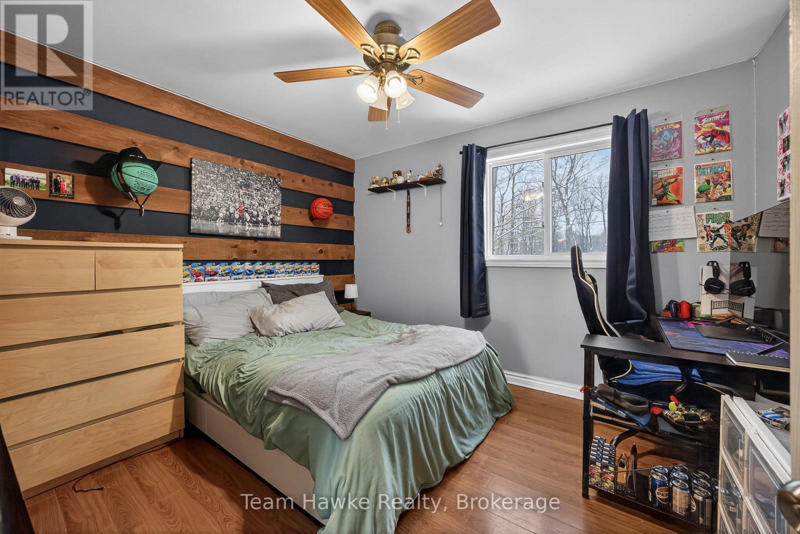 50 Laurier Boulevard, Tiny, ON - Indoor Photo Showing Bedroom