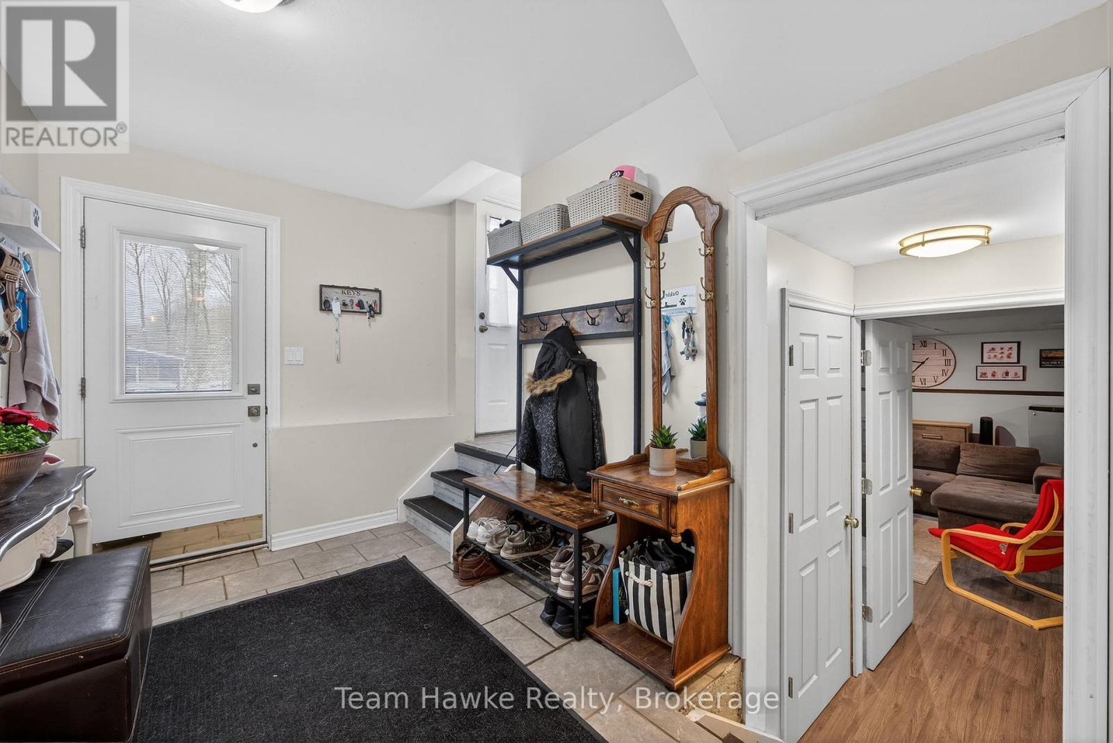 50 Laurier Boulevard, Tiny, ON - Indoor Photo Showing Other Room