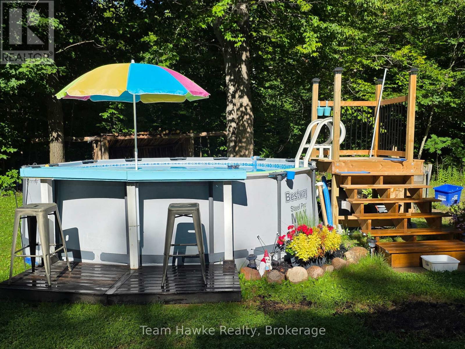 50 Laurier Boulevard, Tiny, ON - Outdoor With Backyard