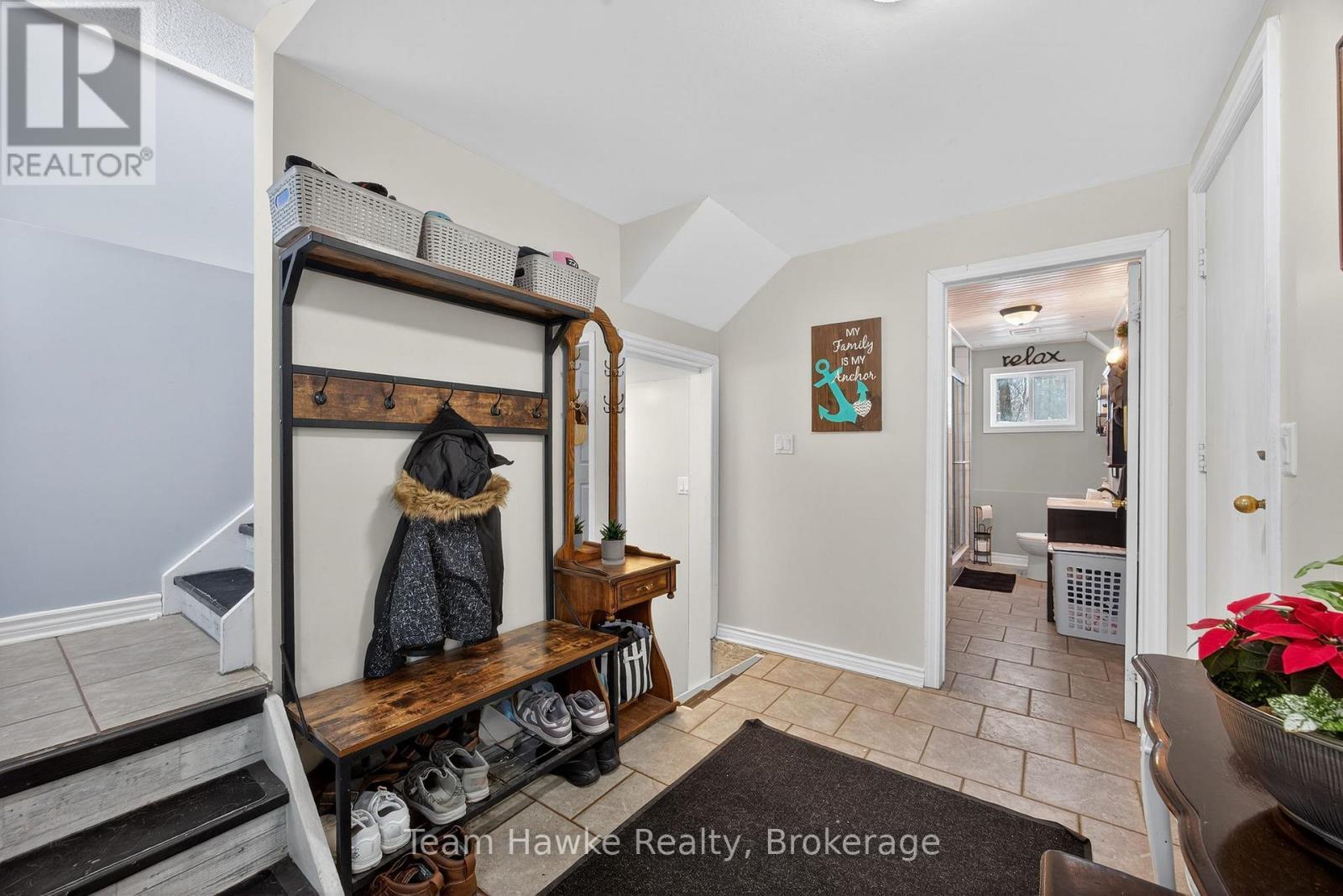 50 Laurier Boulevard, Tiny, ON - Indoor Photo Showing Other Room