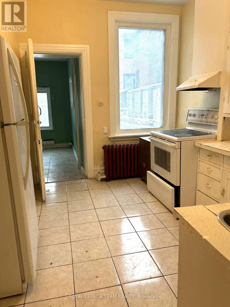169 Holmwood Avenue, Ottawa, ON - Indoor Photo Showing Kitchen