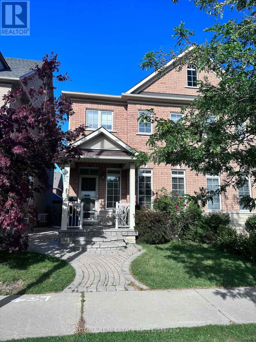 5405 Festival Drive, Mississauga, ON - Outdoor With Deck Patio Veranda With Facade