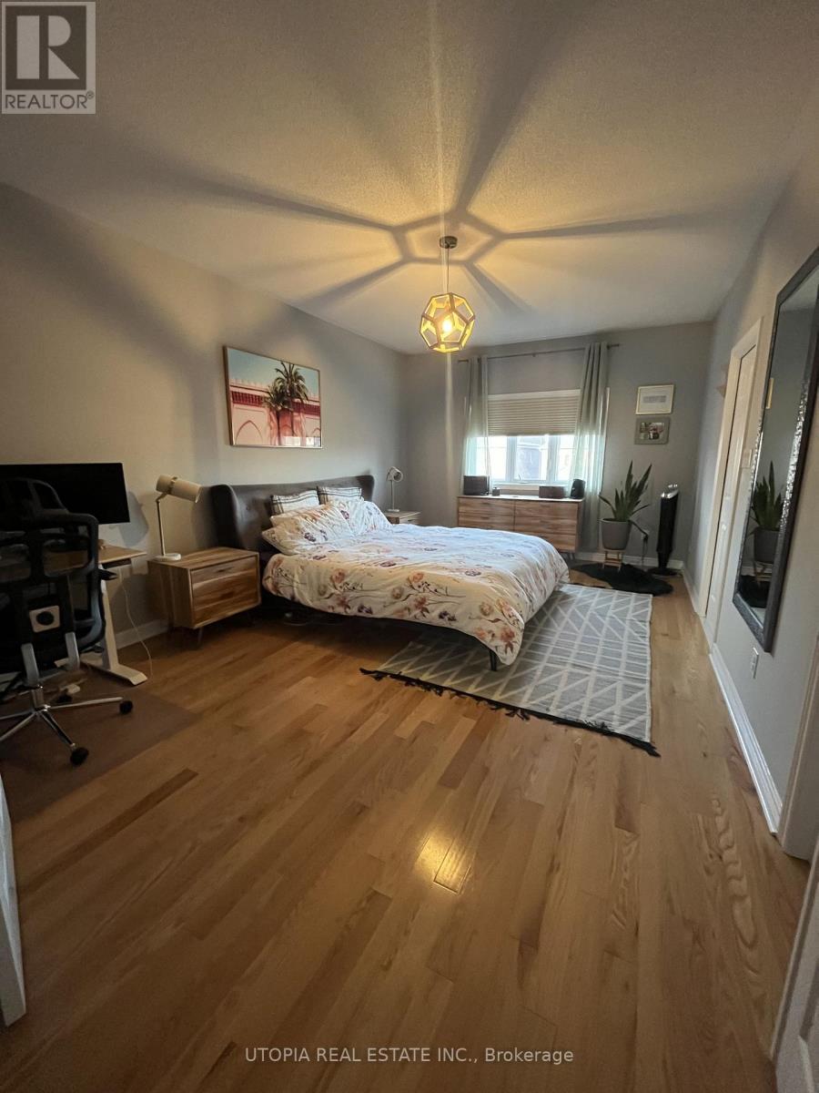 5405 Festival Drive, Mississauga, ON - Indoor Photo Showing Bedroom