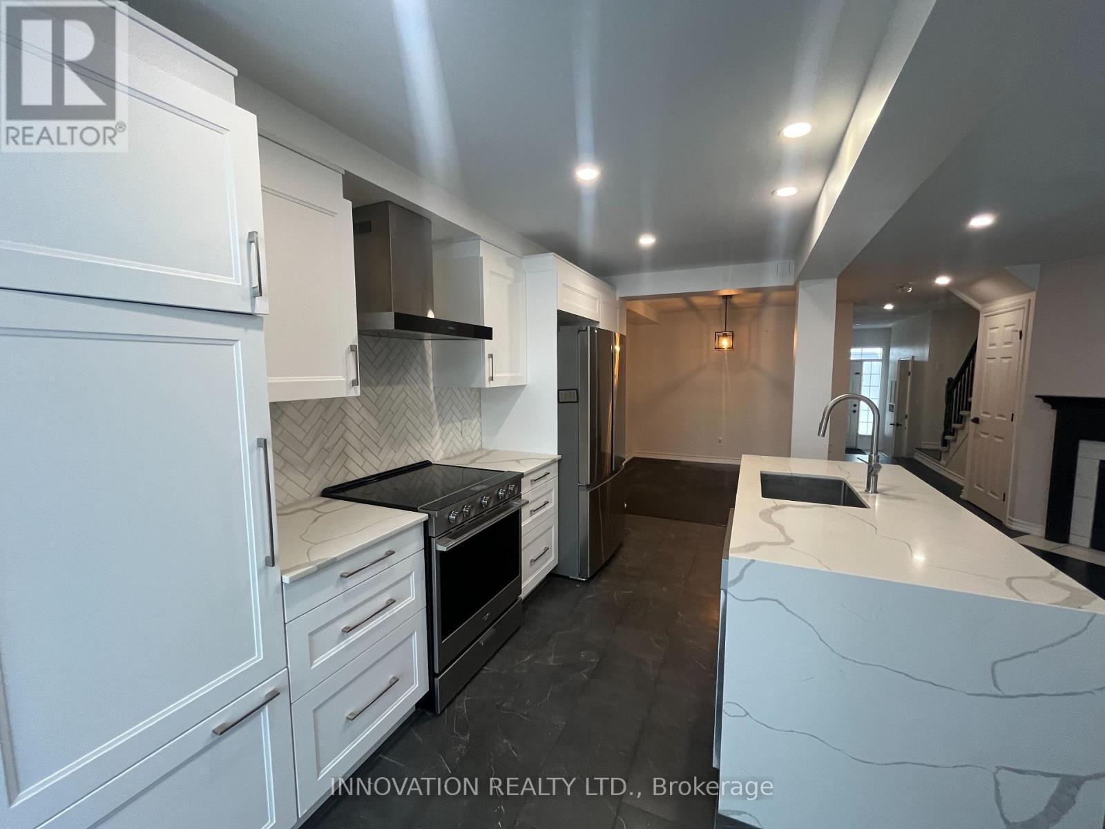 16 Santa Cruz Private, Ottawa, ON - Indoor Photo Showing Kitchen