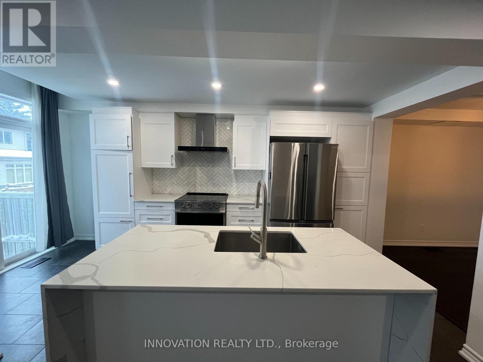16 Santa Cruz Private, Ottawa, ON - Indoor Photo Showing Kitchen With Stainless Steel Kitchen With Upgraded Kitchen