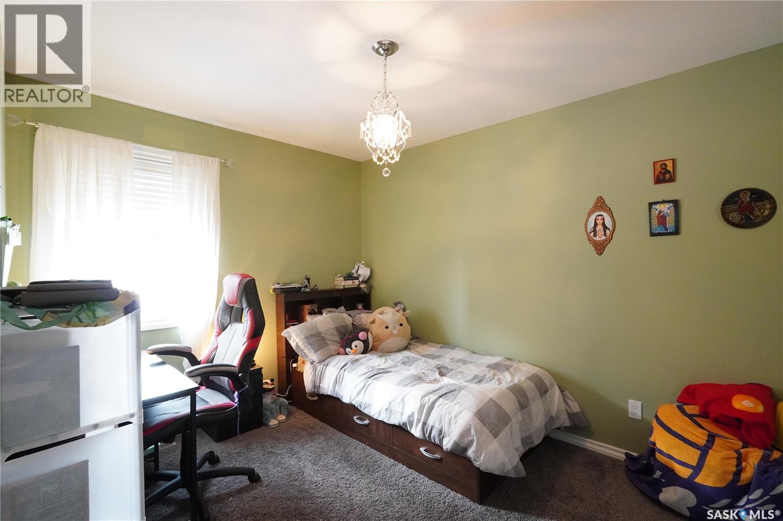4514 Harbour Village Way, Regina, SK - Indoor Photo Showing Bedroom