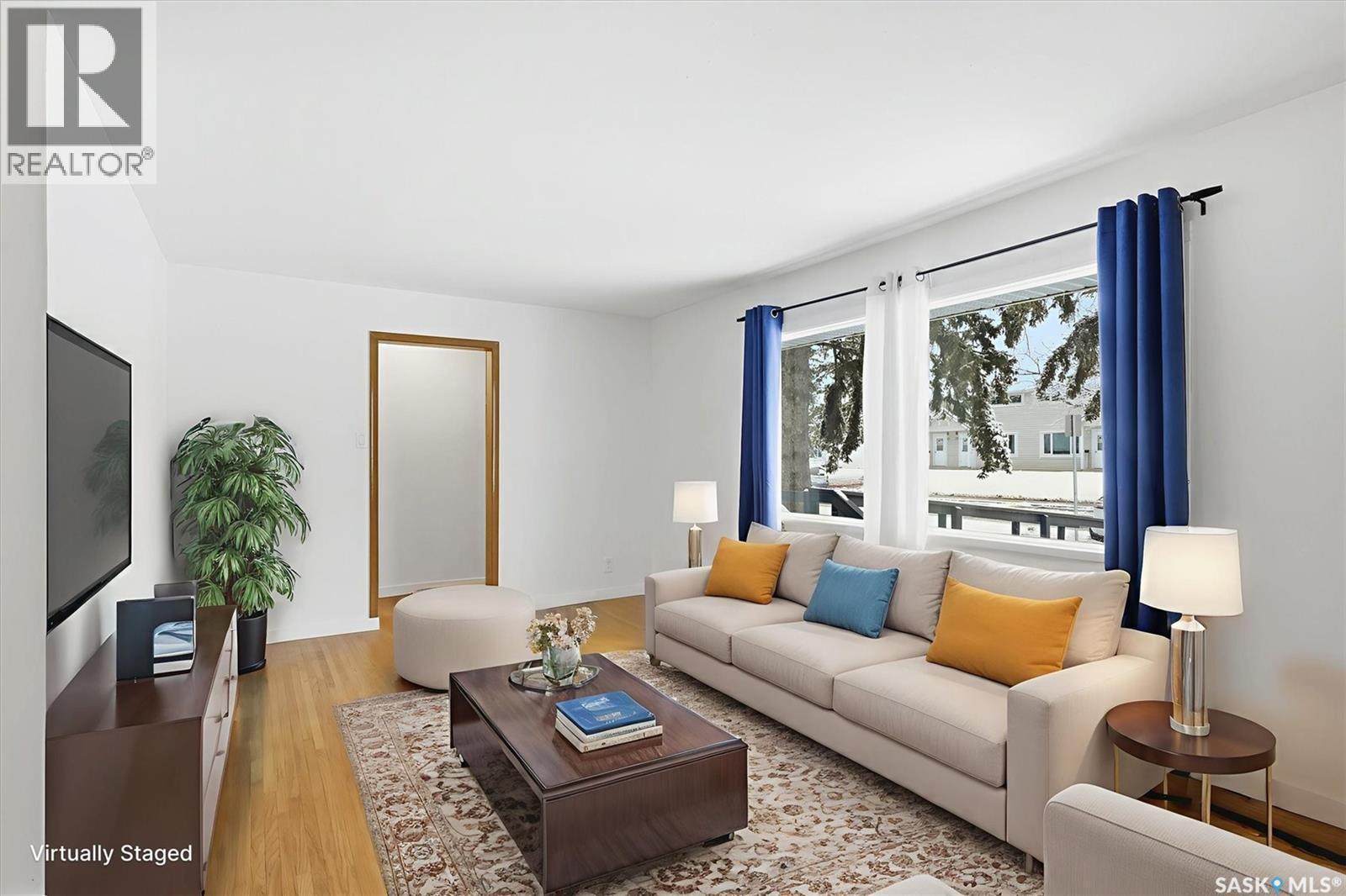 2126 William Avenue, Saskatoon, SK - Indoor Photo Showing Living Room