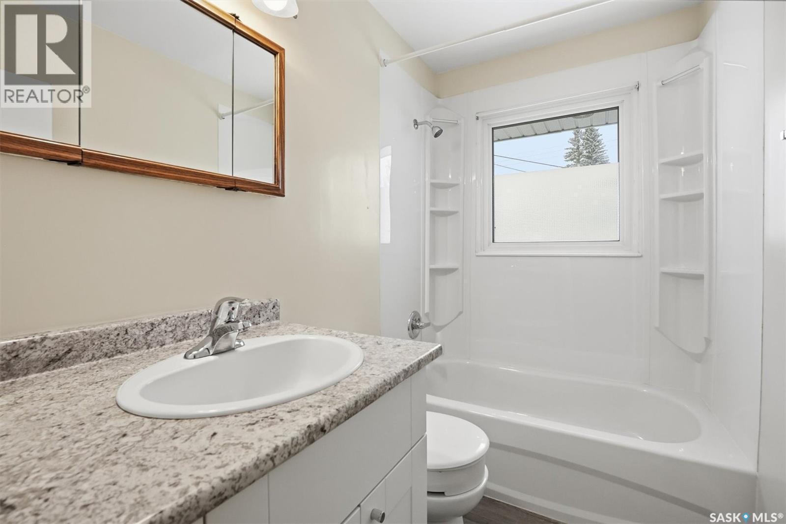 2126 William Avenue, Saskatoon, SK - Indoor Photo Showing Bathroom