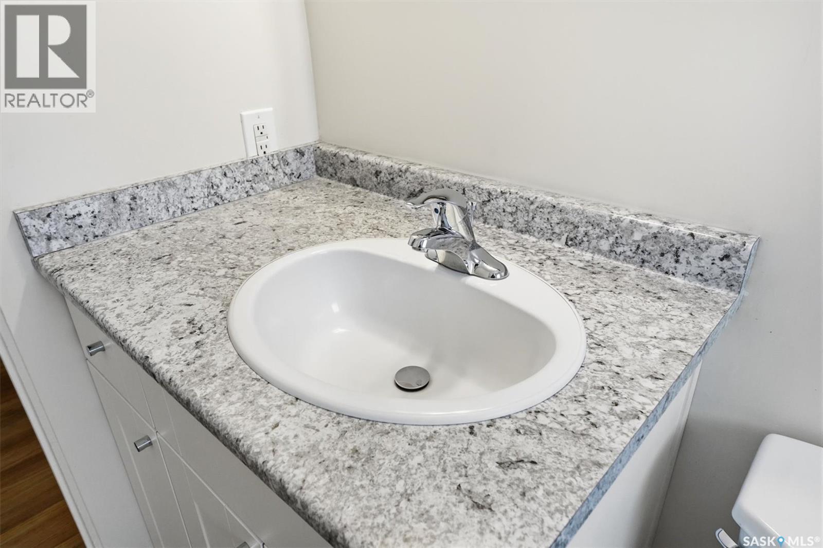 2126 William Avenue, Saskatoon, SK - Indoor Photo Showing Bathroom