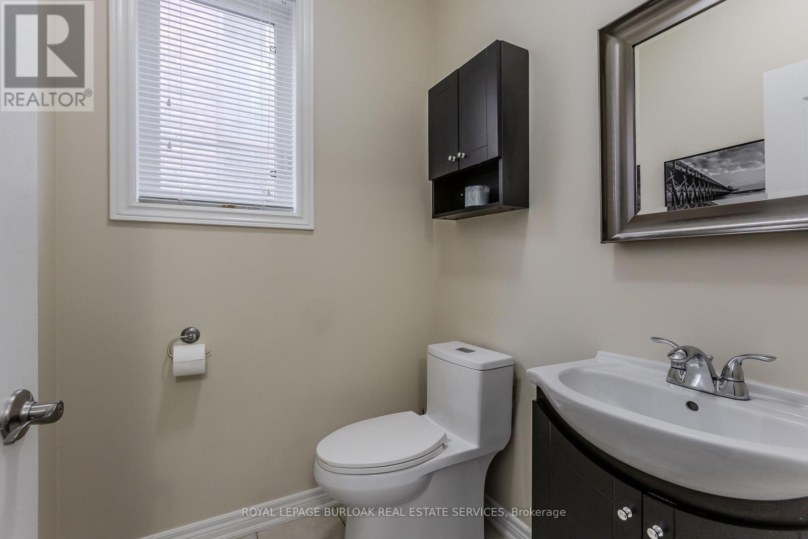 3322 Stoneware Road, Burlington, ON - Indoor Photo Showing Bathroom