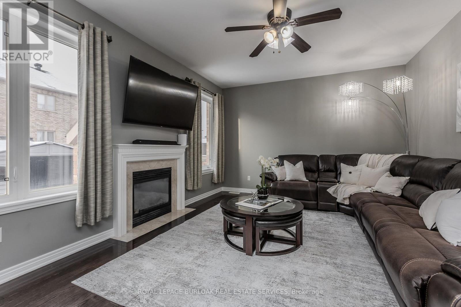 3322 Stoneware Road, Burlington, ON - Indoor Photo Showing Living Room With Fireplace