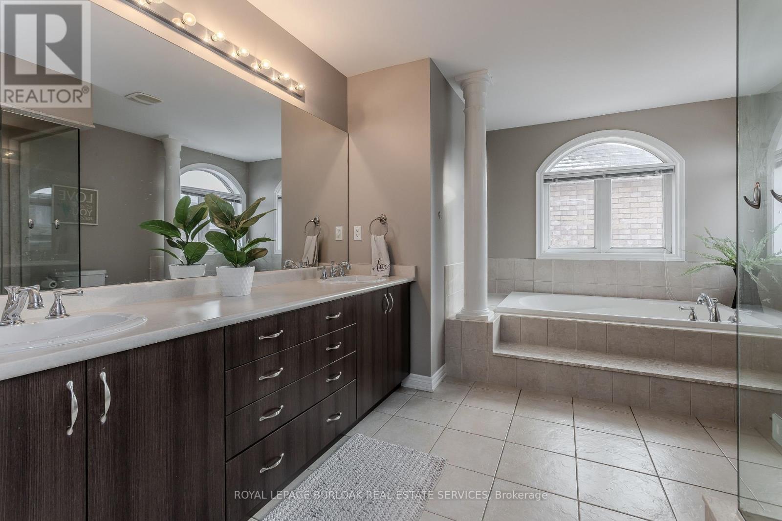 3322 Stoneware Road, Burlington, ON - Indoor Photo Showing Bathroom