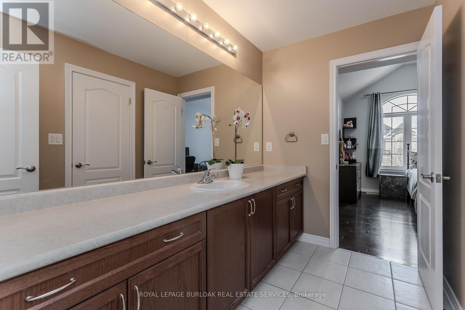 3322 Stoneware Road, Burlington, ON - Indoor Photo Showing Bathroom