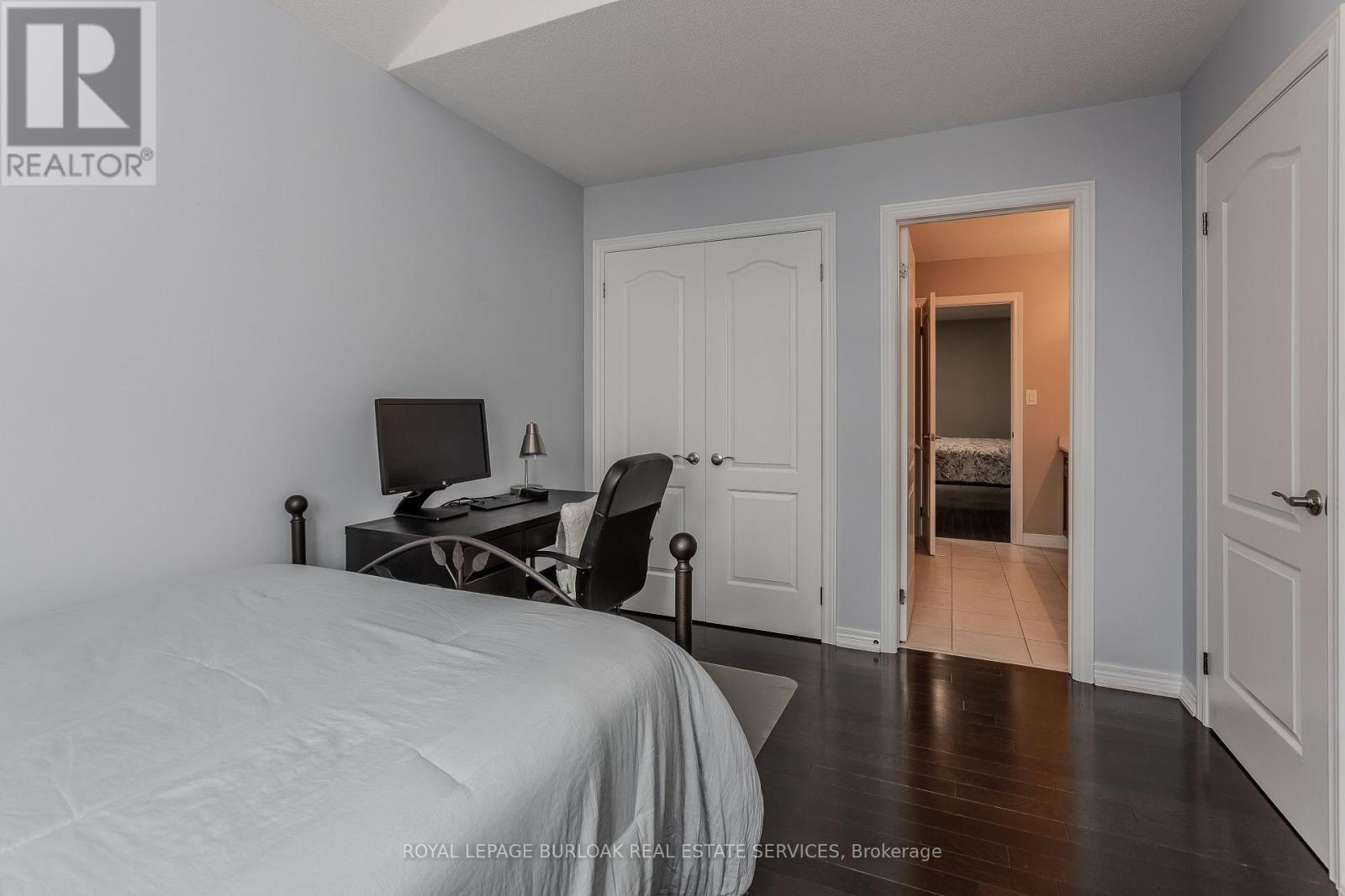3322 Stoneware Road, Burlington, ON - Indoor Photo Showing Bedroom