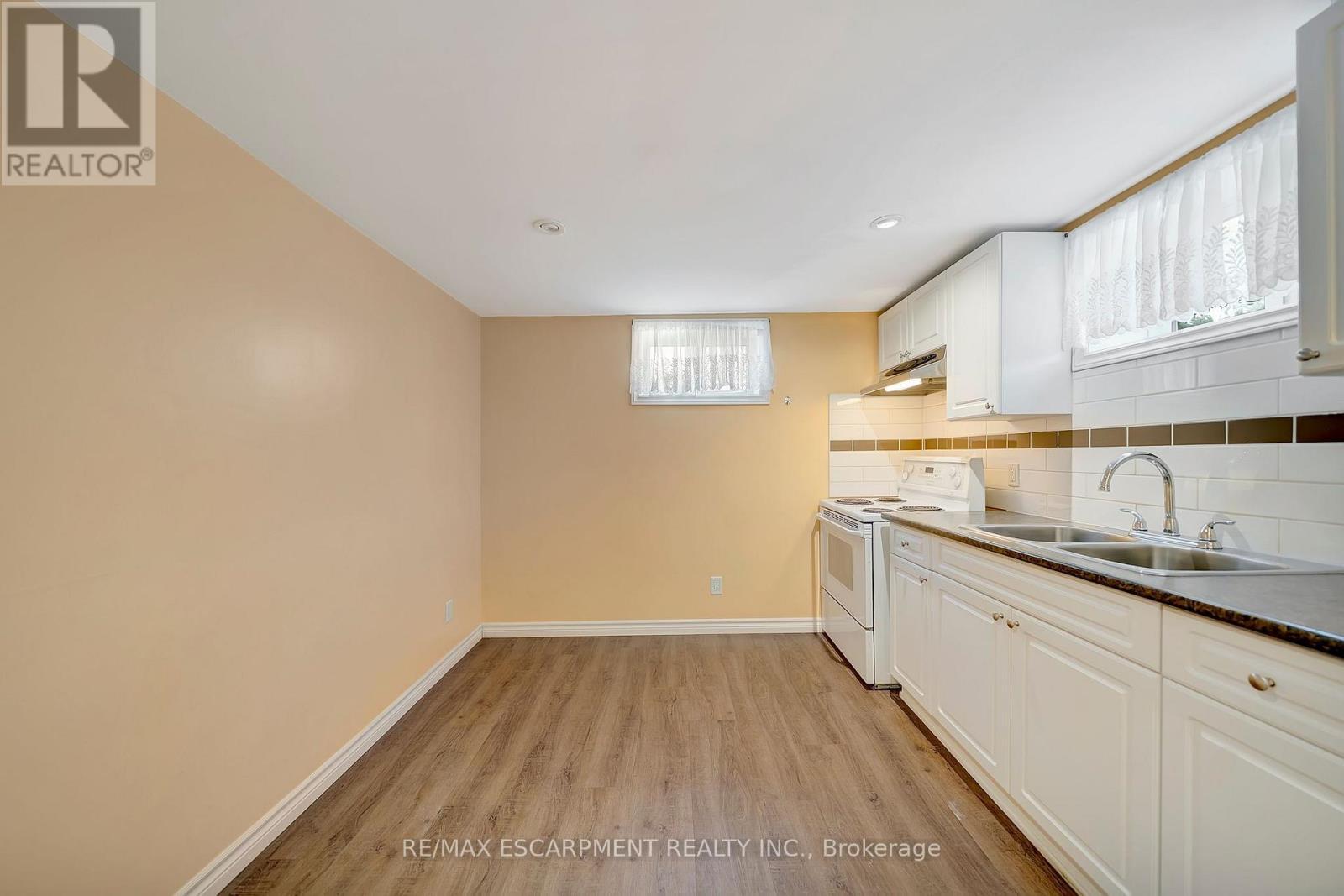 167 Miles Road, Hamilton, ON - Indoor Photo Showing Kitchen With Double Sink