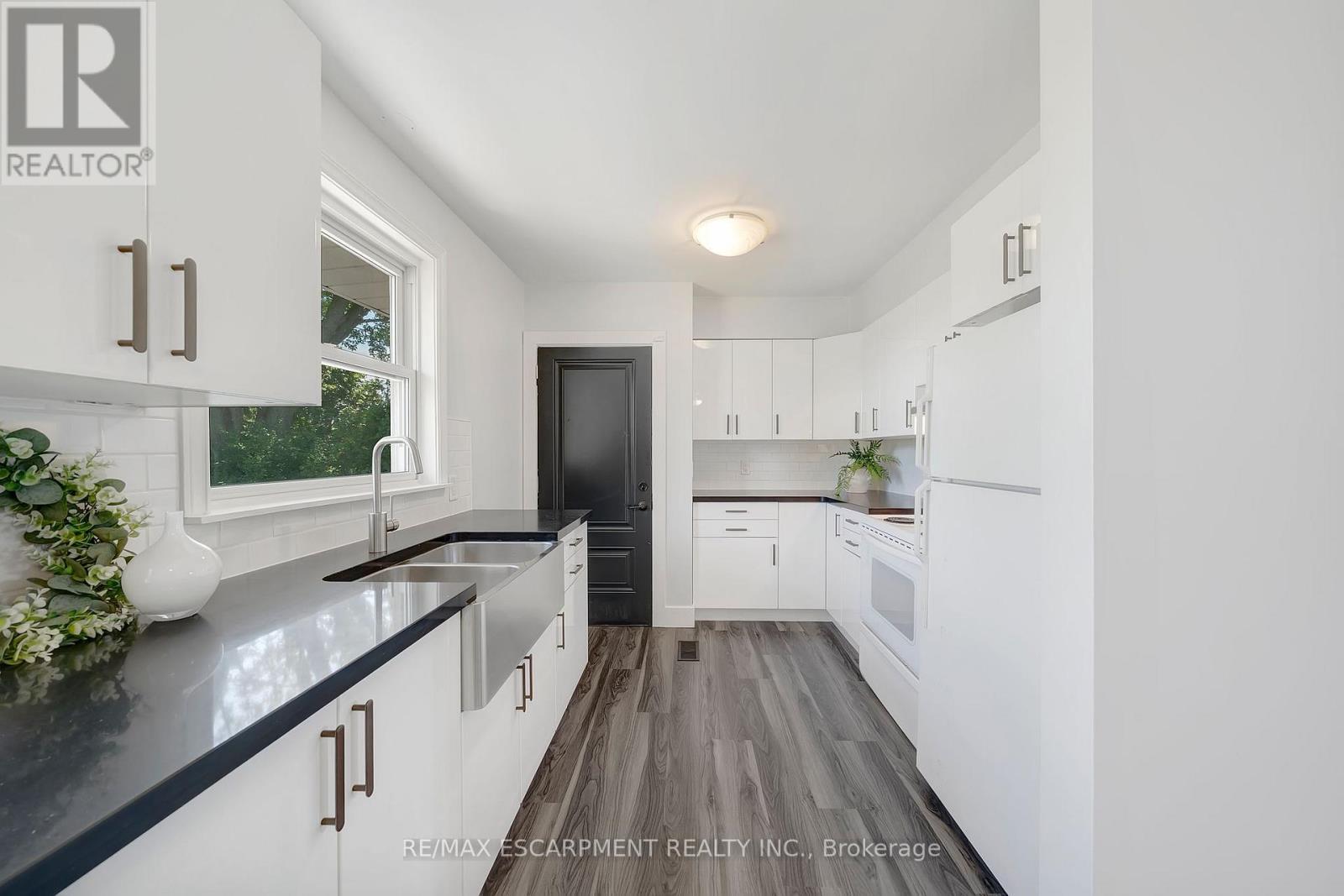 167 Miles Road, Hamilton, ON - Indoor Photo Showing Kitchen With Double Sink