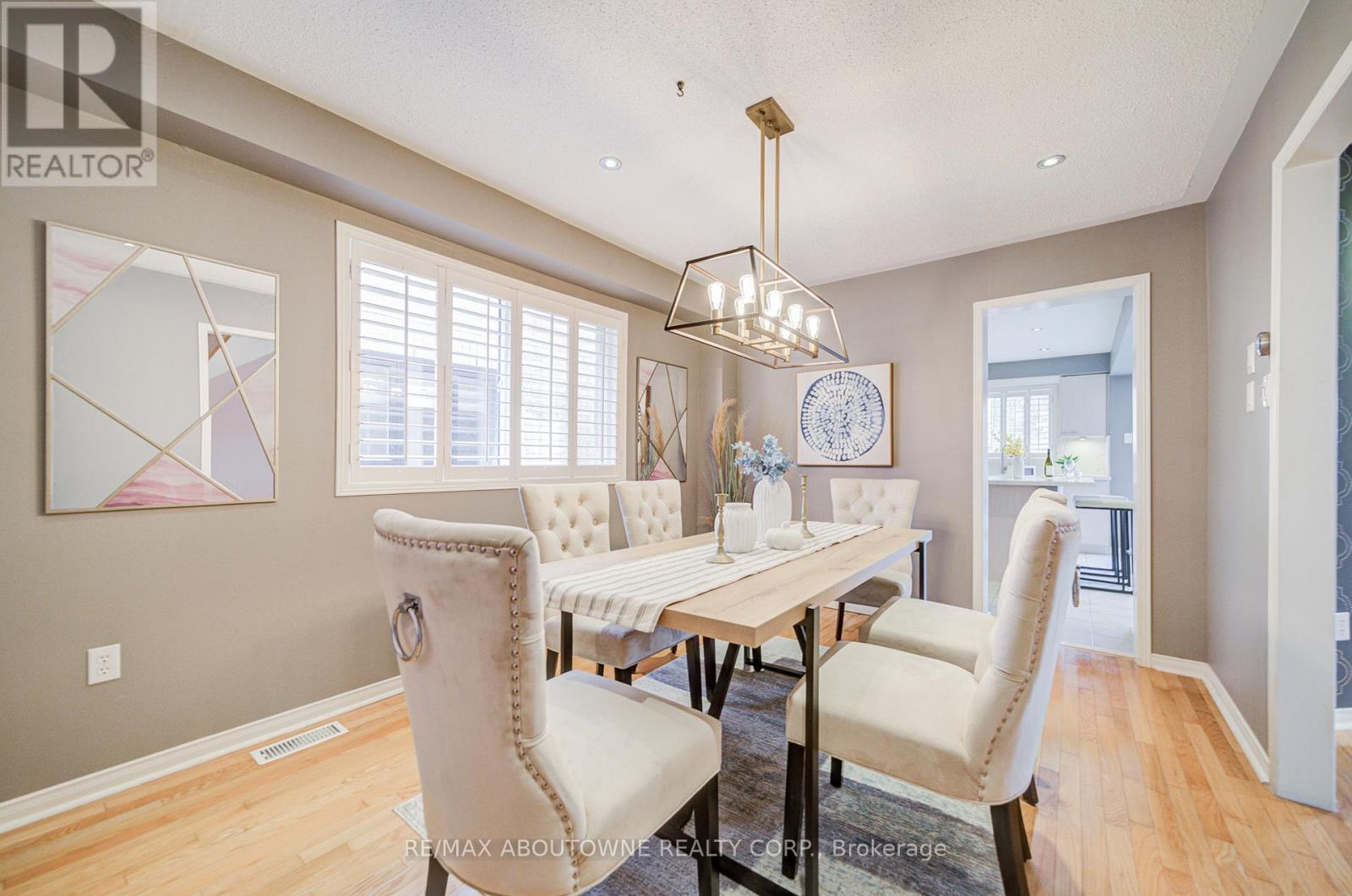 3041 Caulfield Crescent, Mississauga, ON - Indoor Photo Showing Dining Room