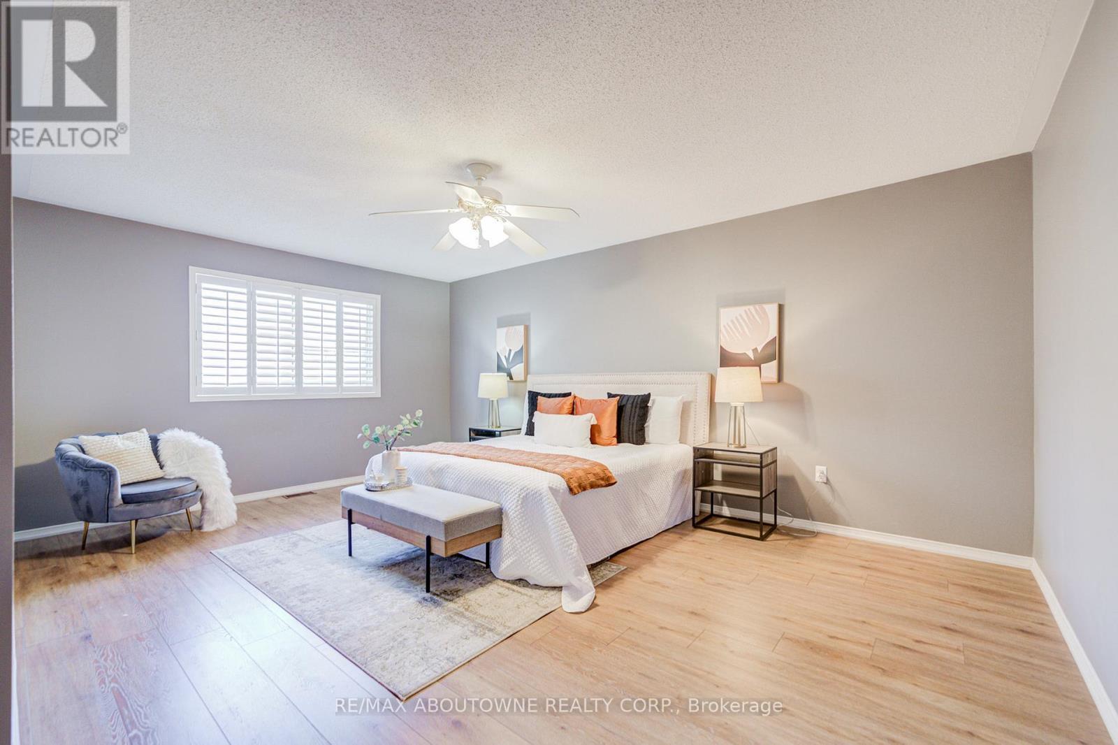 3041 Caulfield Crescent, Mississauga, ON - Indoor Photo Showing Bedroom