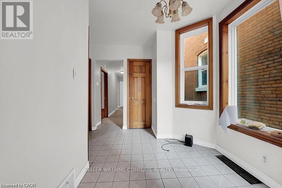 88 Grant Avenue, Hamilton, ON - Indoor Photo Showing Other Room