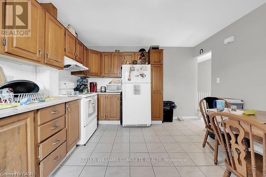 88 Grant Avenue, Hamilton, ON - Indoor Photo Showing Kitchen
