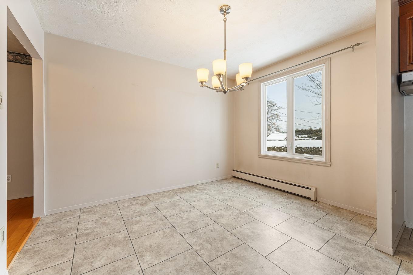 Salle à manger - 1509 Rue De La Pépinière, Sherbrooke (Brompton/Rock Forest/Saint-Élie/Deauville), QC - Indoor Photo Showing Other Room