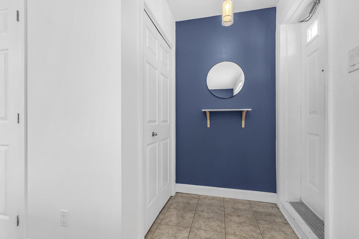 Hall d'entrée/Vestibule - 639 Rue Sébastien, Québec (Charlesbourg), QC - Indoor Photo Showing Other Room