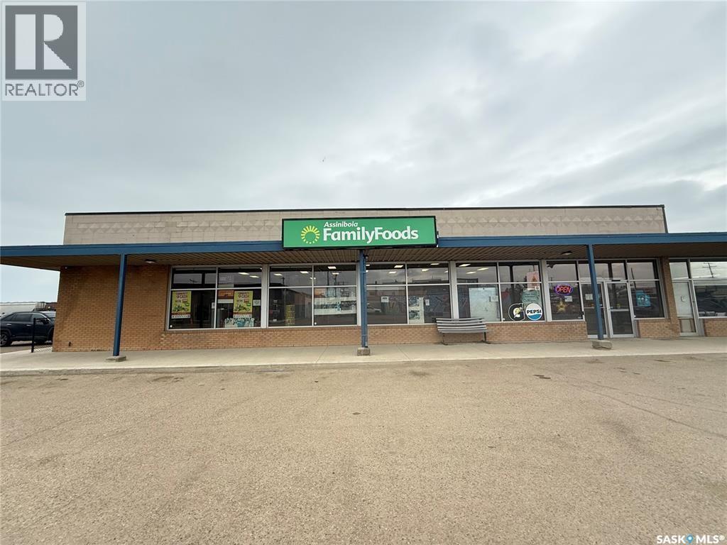 112 100 1St Avenue W, Assiniboia, SK