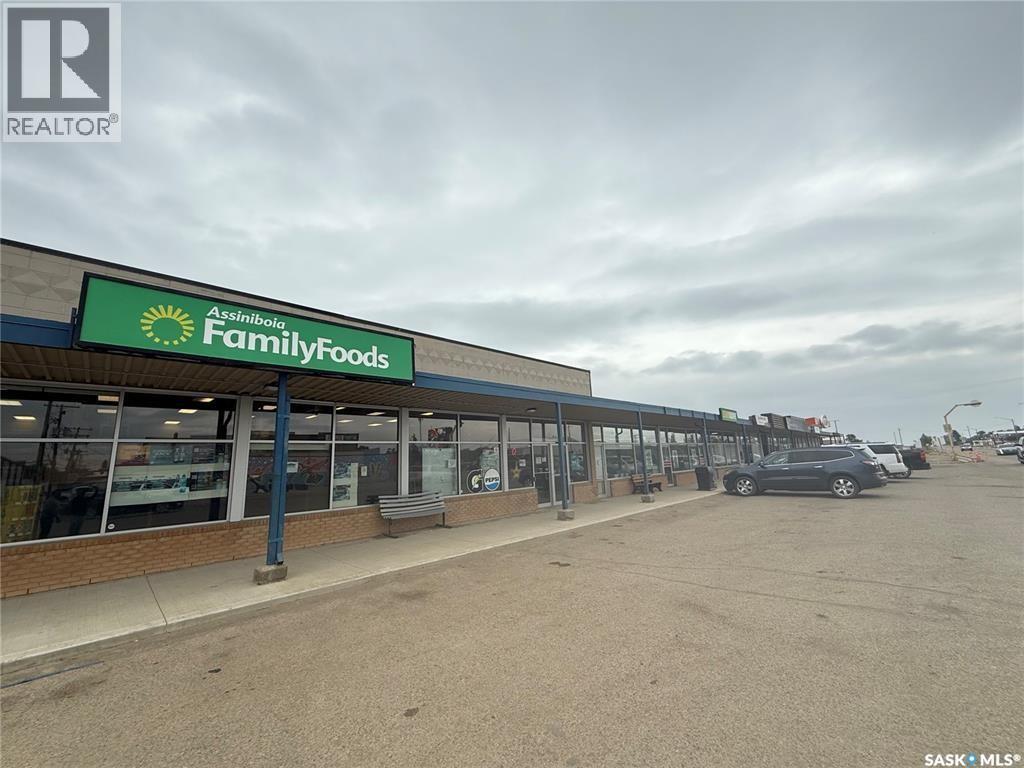 112 100 1St Avenue W, Assiniboia, SK