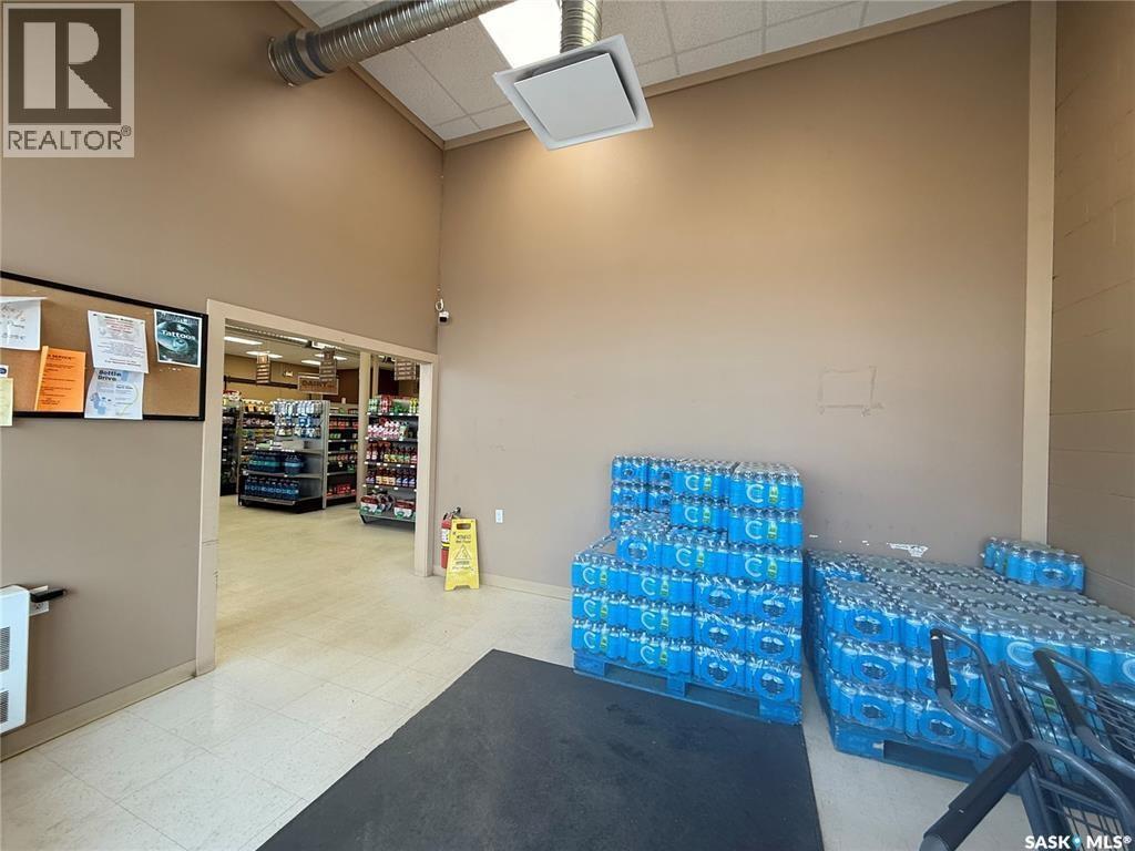112 100 1St Avenue W, Assiniboia, SK
