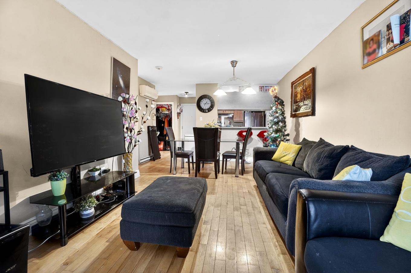 Living room - 304-1628 Boul. Henri-Bourassa E., Montréal (Ahuntsic-Cartierville), QC - Indoor Photo Showing Living Room