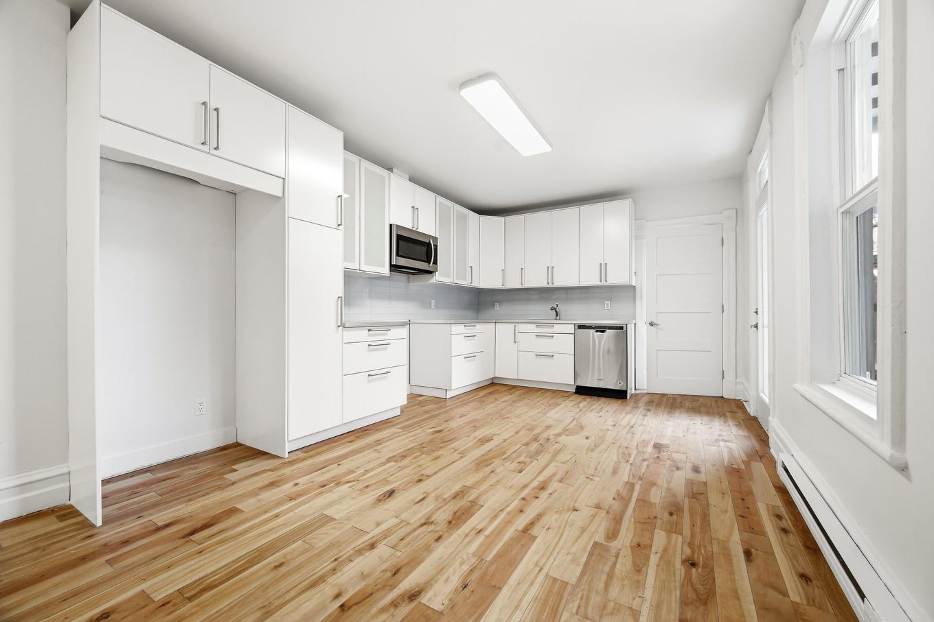 Cuisine - 4711 Rue Adam, Montréal (Mercier/Hochelaga-Maisonneuve), QC - Indoor Photo Showing Kitchen