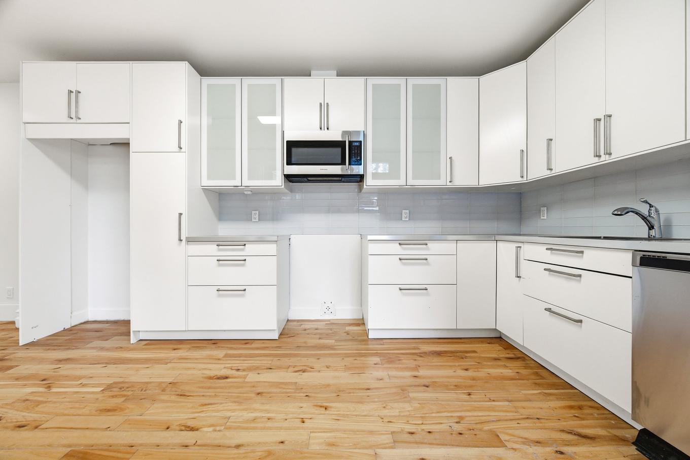 Cuisine - 4711 Rue Adam, Montréal (Mercier/Hochelaga-Maisonneuve), QC - Indoor Photo Showing Kitchen