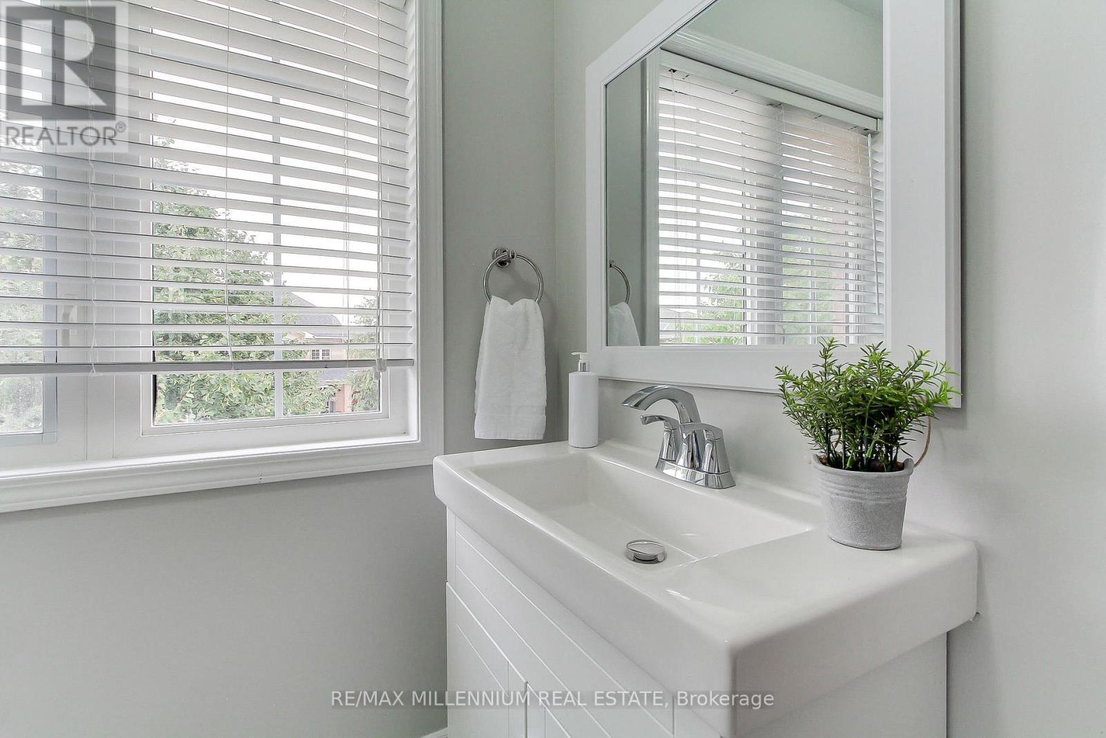 6 Studebaker Trail, Brampton, ON - Indoor Photo Showing Bathroom