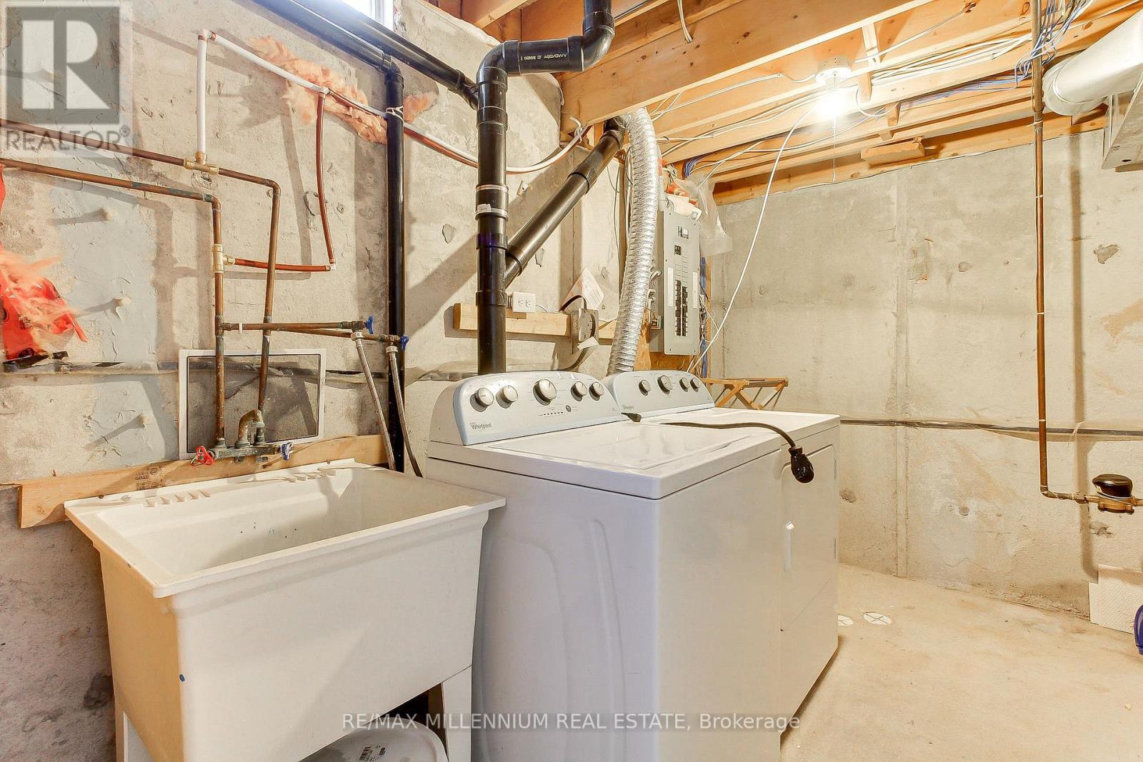 6 Studebaker Trail, Brampton, ON - Indoor Photo Showing Laundry Room