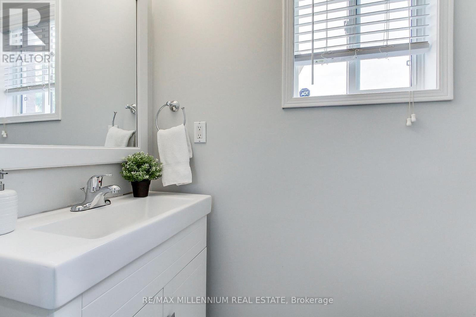 6 Studebaker Trail, Brampton, ON - Indoor Photo Showing Bathroom