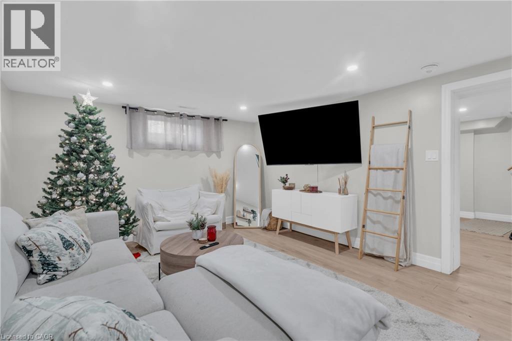 220 Bruce Street, Kitchener, ON - Indoor