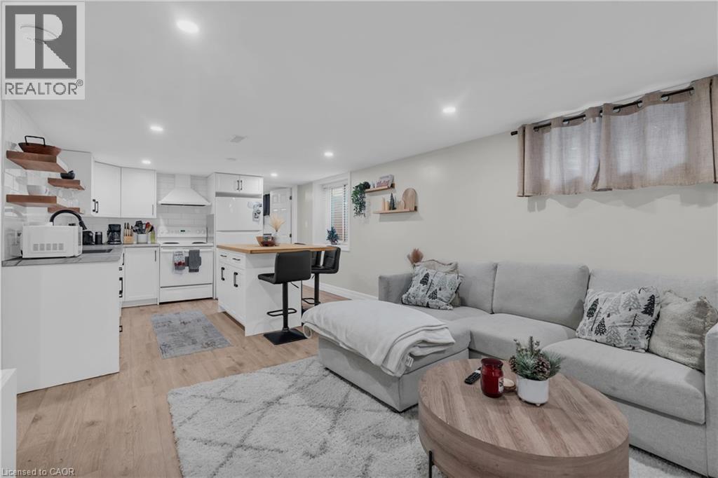 220 Bruce Street, Kitchener, ON - Indoor