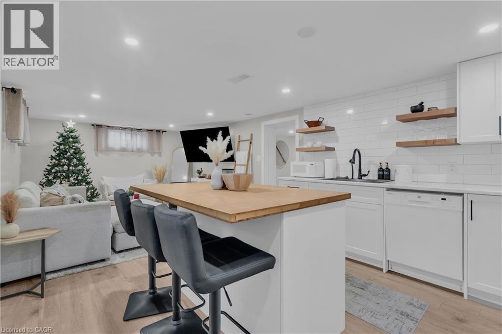 220 Bruce Street, Kitchener, ON - Indoor Photo Showing Kitchen
