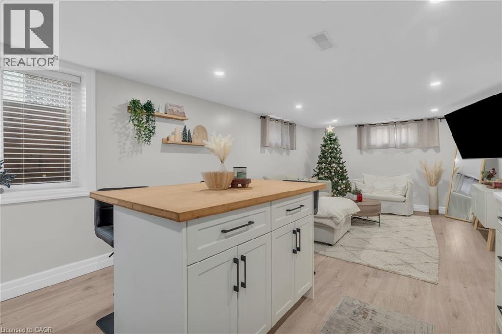 220 Bruce Street, Kitchener, ON - Indoor